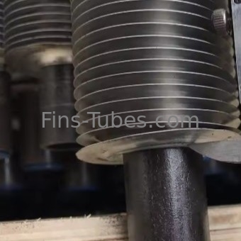 Buy DELLOK Temperature Carbon Steel Fin Tubes Grooved Embedded Fin Tube 0.3-1.2mm Pressure 1.0MPa - 4.0MPa online manufacture